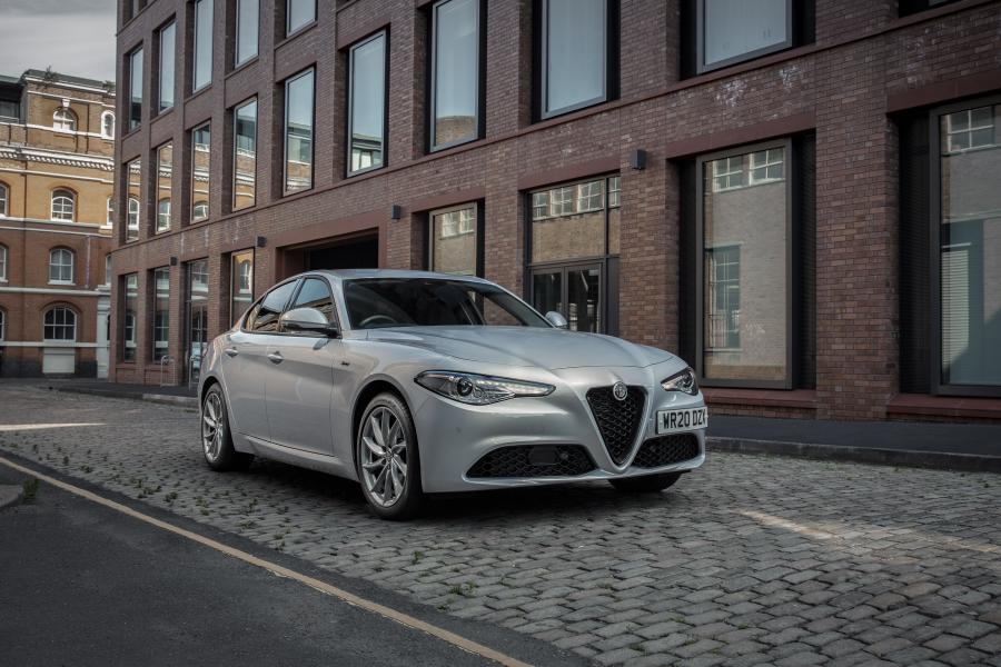  Alfa Romeo Giulia Sprint (952) 2020 года  (UK) (фото 1 из 40)